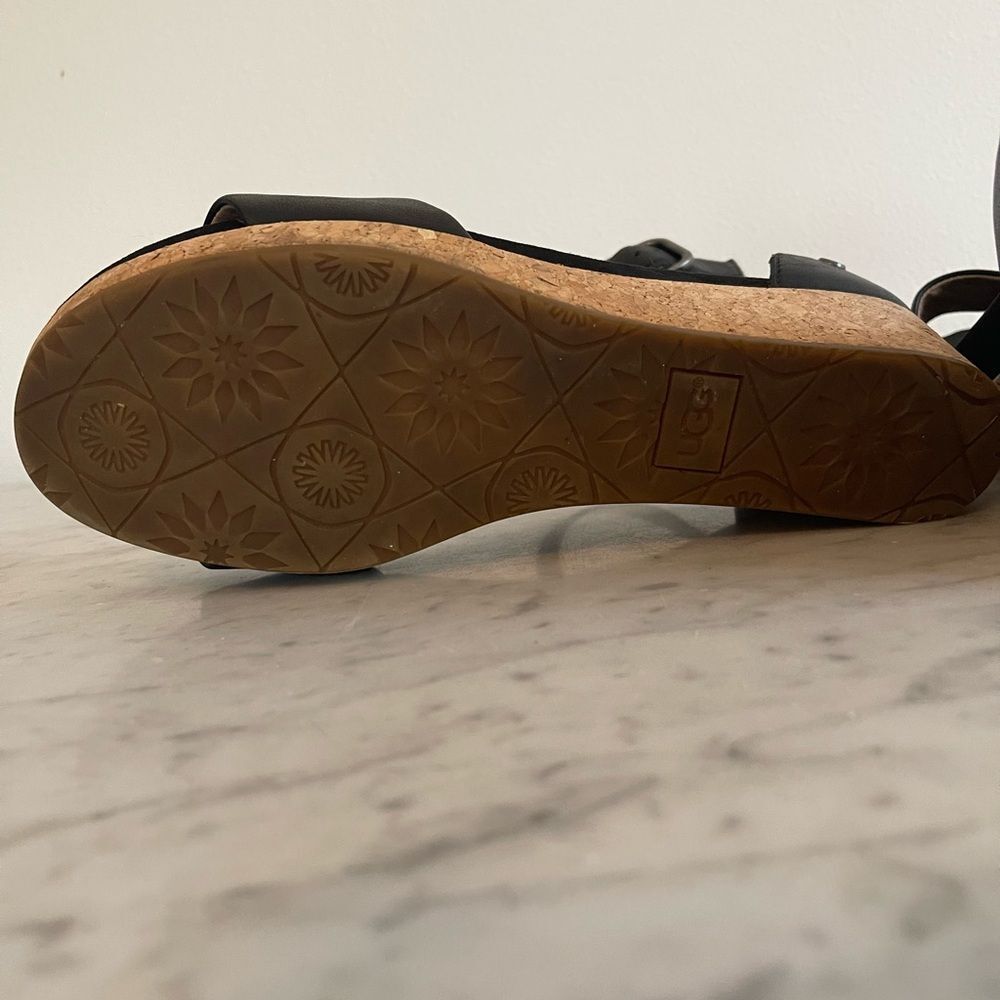 UGG Zoe Il Leather Wedge Cork Sandals sz 9 - Picture 6 of 9